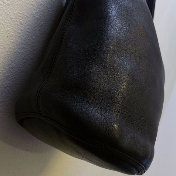Vintage Coach Black Leather Hobo Bag With Adjustable Strap & Brass Hardware - Picture 14 of 16